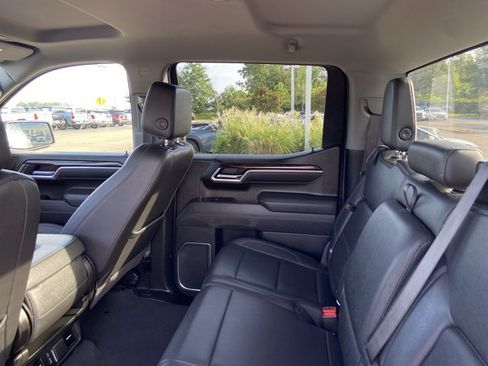 Used 2025 GMC Sierra 1500 SLT RWD image 20