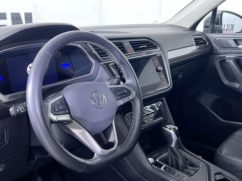 Used 2024 Volkswagen Tiguan SE image 25