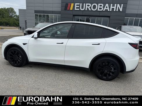 Used 2023 Tesla Model Y Long Range AWD/4WD image 27