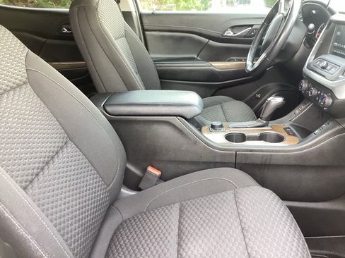 Used 2019 GMC Acadia SLE w/ Driver Alert Package I image 3