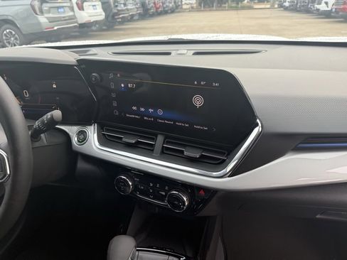 New 2026 Chevrolet Trax LT w/ Sunroof Package image 45