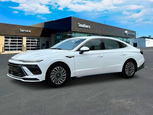 New 2025 Hyundai Sonata SEL FWD image 2