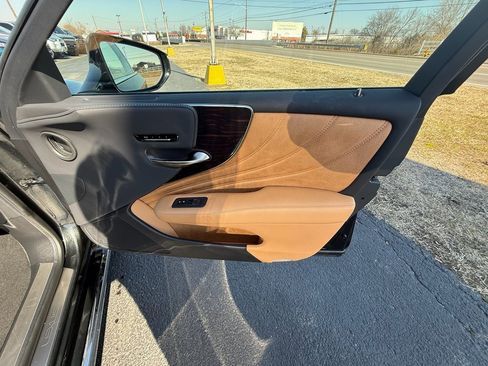 Used 2025 Lexus LS 500 image 22