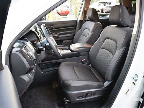 Used 2023 Nissan Pathfinder SV image 15