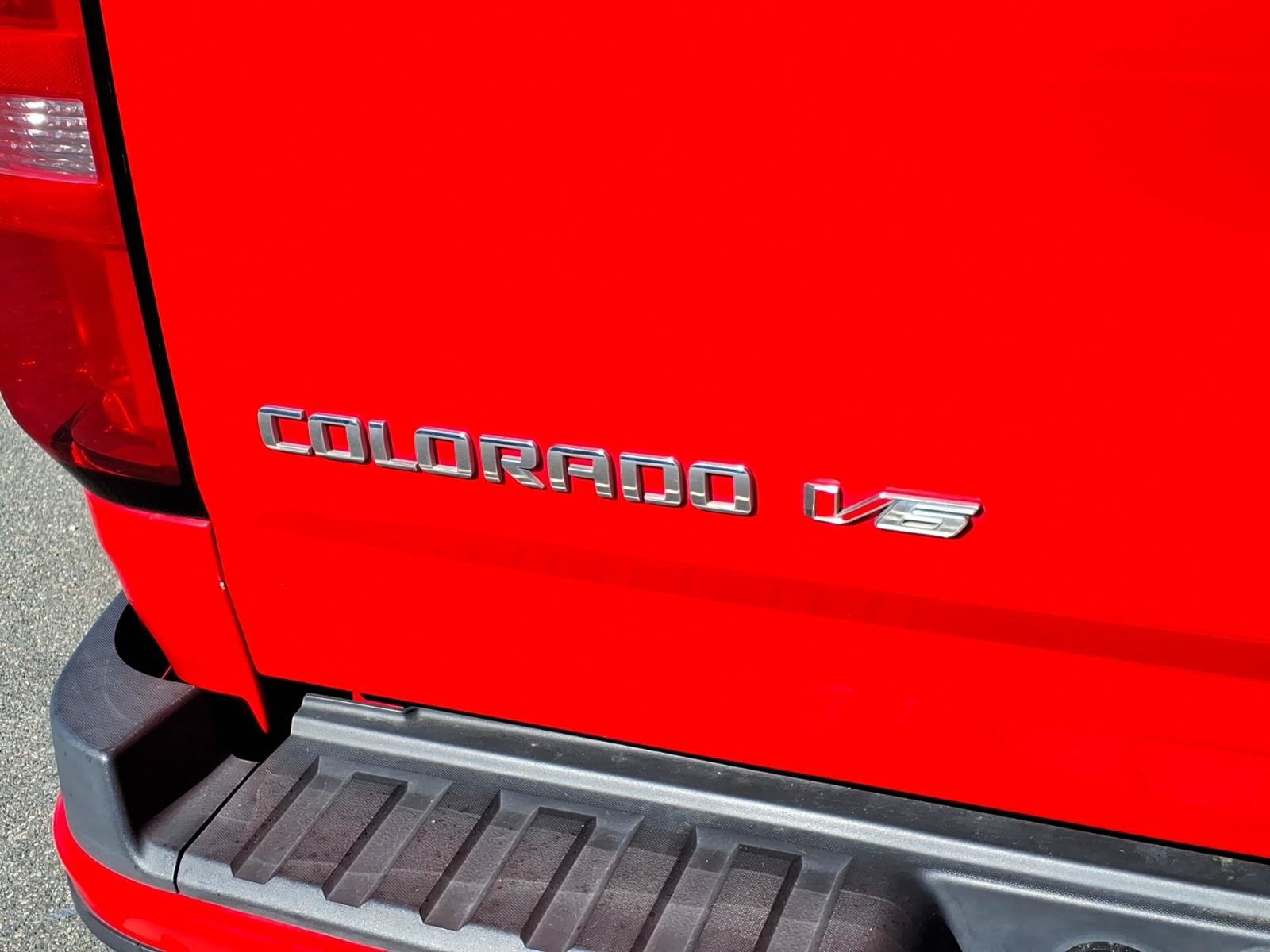 Used 2018 Chevrolet Colorado LT w/ LT Convenience Package RWD image 5