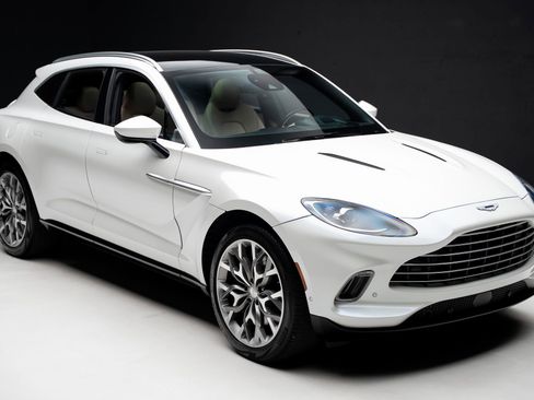 Used 2021 Aston Martin DBX AWD/4WD image 39