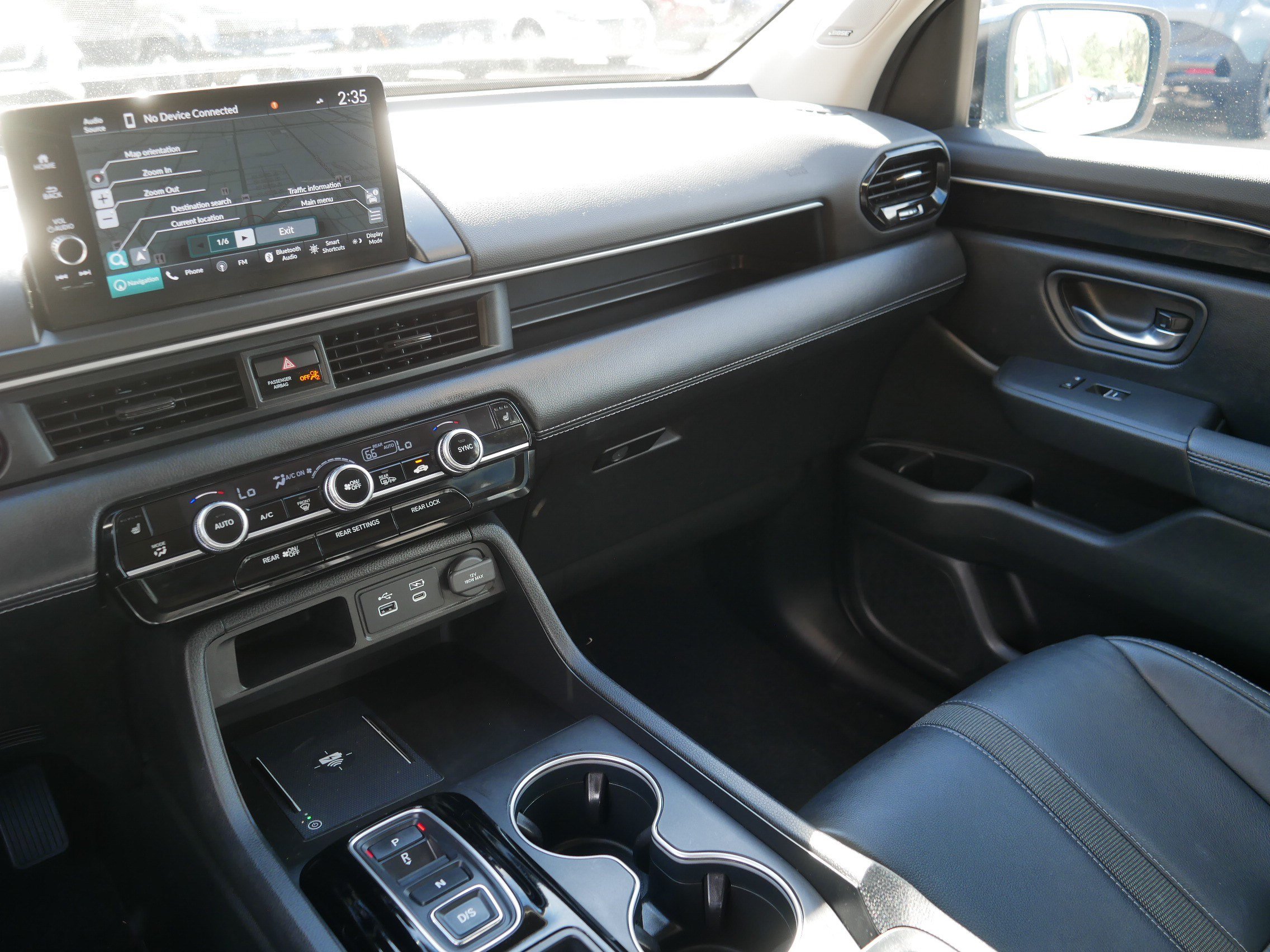 Used 2024 Honda Pilot Touring image 11