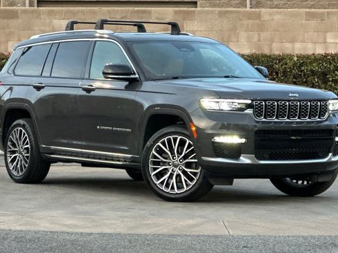 Used 2021 Jeep Grand Cherokee L Summit image 2