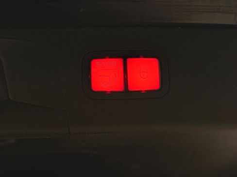 Used 2018 Mercedes-Benz GLC 43 AMG 4MATIC image 19