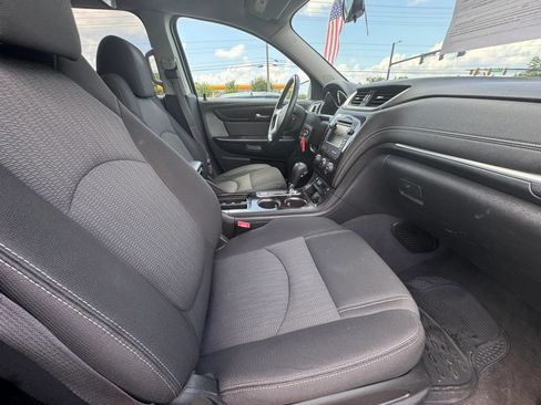 Used 2015 Chevrolet Traverse LT w/ Style and Technology Package FWD image 25