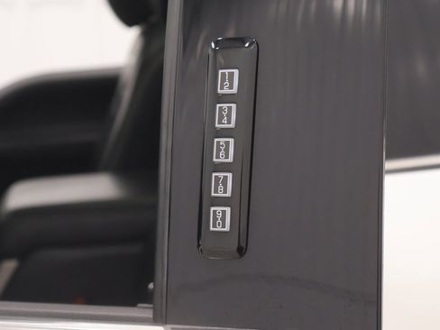 Certified 2022 Ford F250 Platinum w/ FX4 Off-Road Package image 41