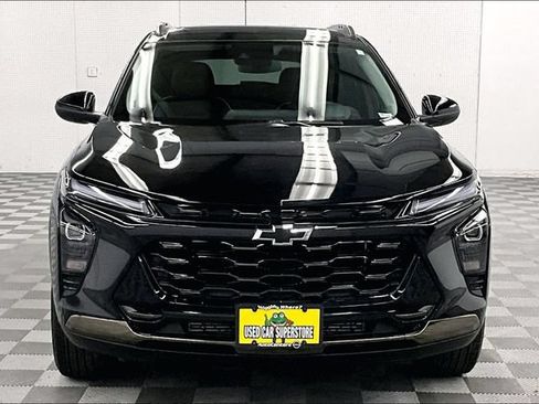 Used 2025 Chevrolet Trax ACTIV w/ Sunroof Package FWD image 4