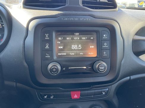 Used 2017 Jeep Renegade Latitude w/ Cold Weather Group image 20