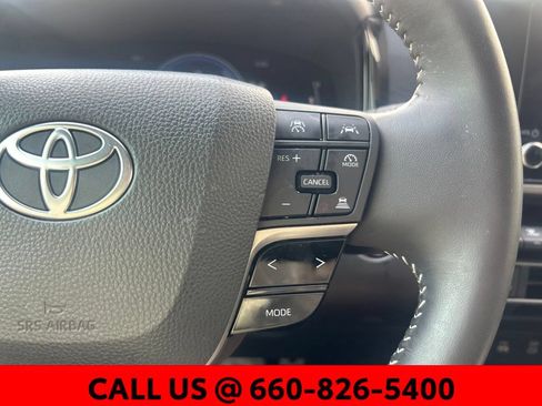 Used 2025 Toyota Camry SE FWD image 19