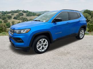Used 2025 Jeep Compass Latitude w/ Convenience Group AWD/4WD video 3
