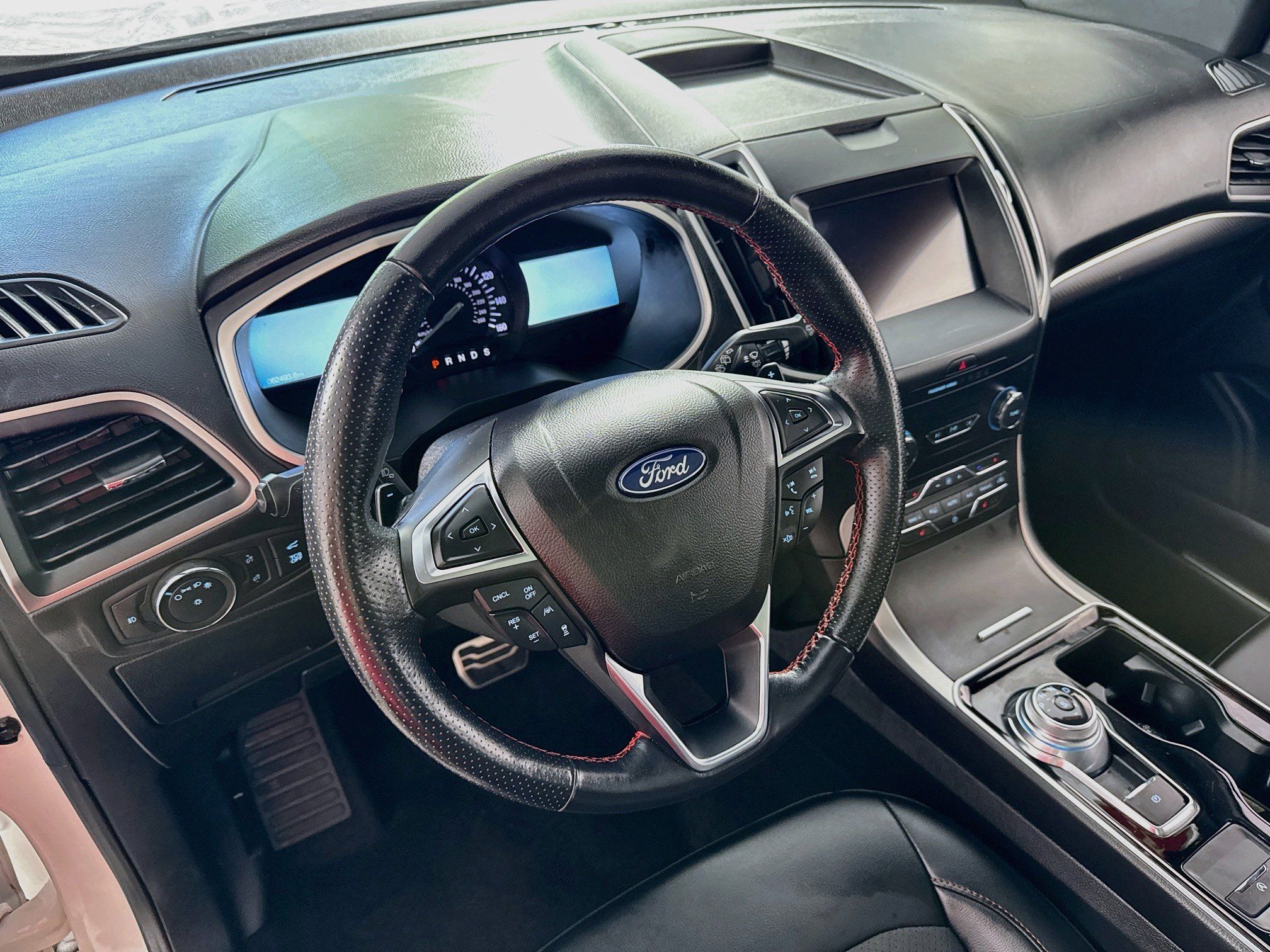 Used 2020 Ford Edge ST-Line w/ Cold Weather Package AWD/4WD image 13