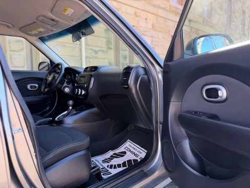 Used 2014 Kia Soul + FWD image 25