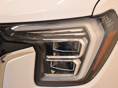 Used 2025 GMC Terrain Elevation AWD/4WD image 15