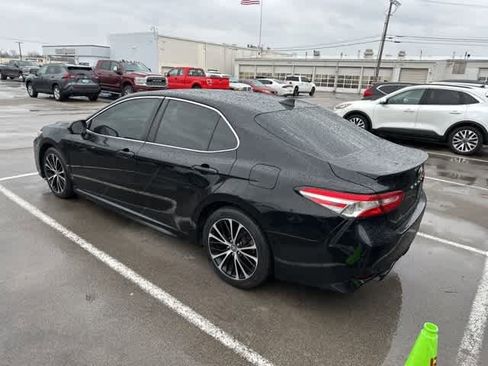 Used 2020 Toyota Camry SE image 17