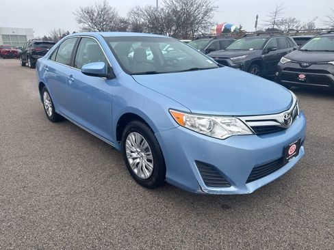 Used 2012 Toyota Camry LE image 9