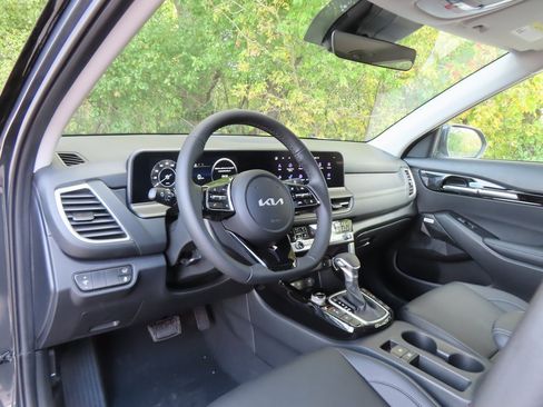 New 2026 Kia Seltos SX image 22