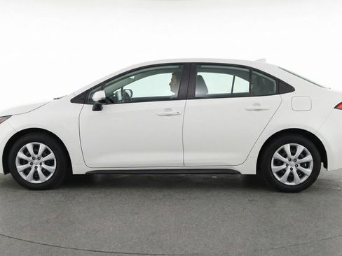 Used 2025 Toyota Corolla LE FWD image 5