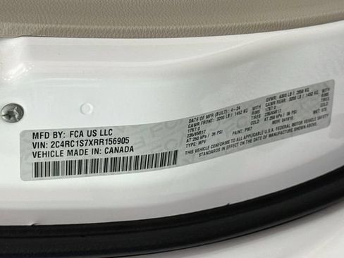 Used 2024 Chrysler Pacifica Limited FWD image 32