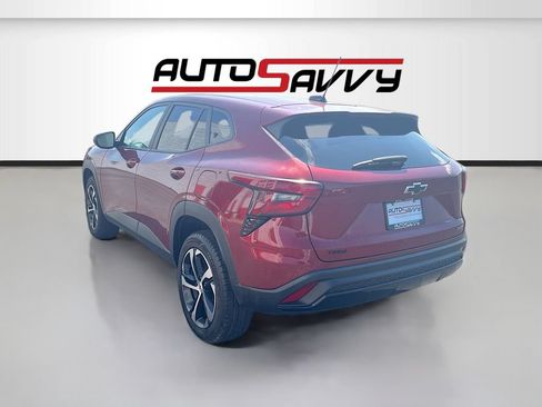 Used 2025 Chevrolet Trax RS FWD image 5