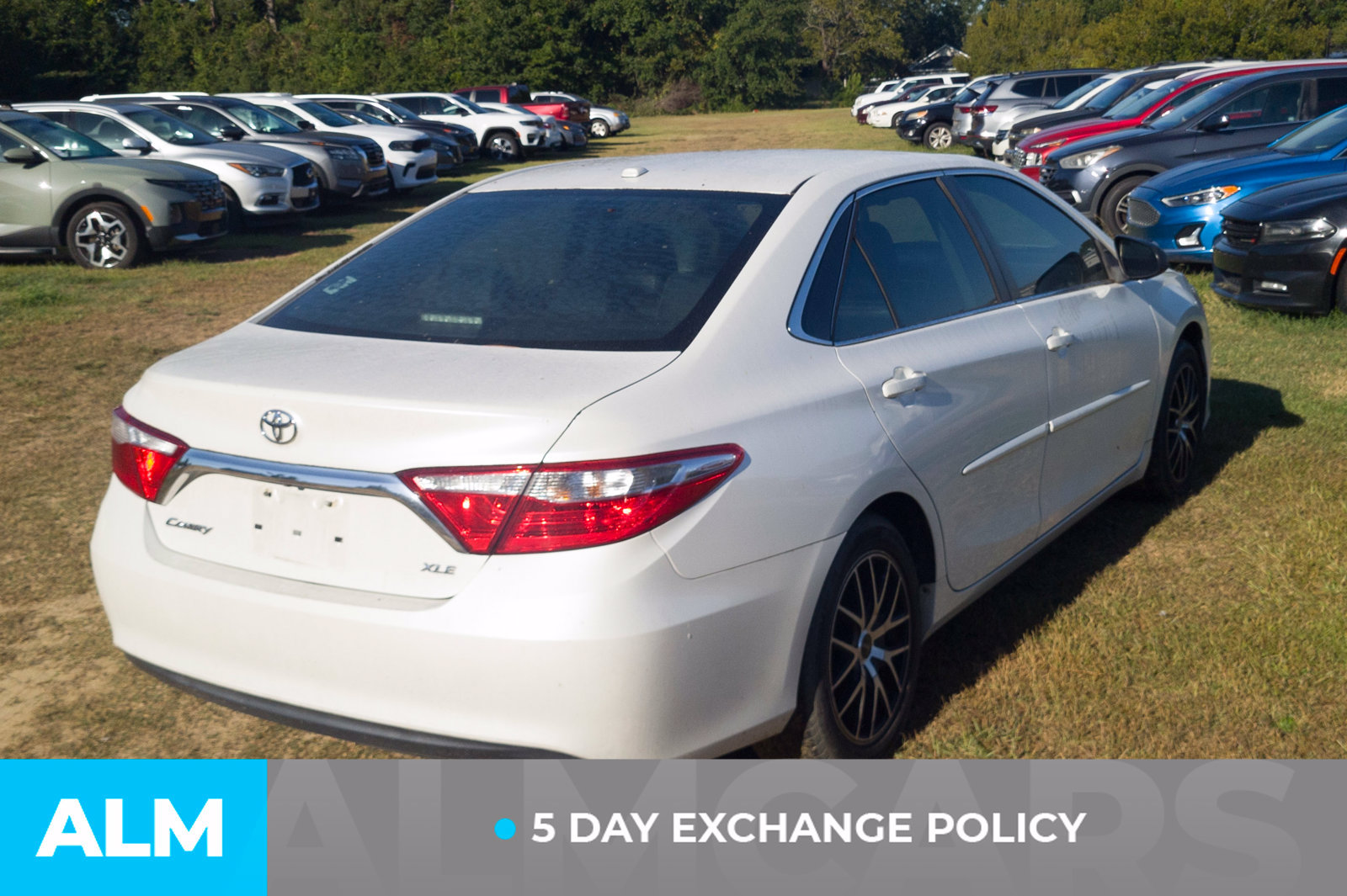 Used 2017 Toyota Camry XLE FWD image 3