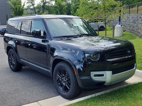 Used 2025 Land Rover Defender 130 S image 10