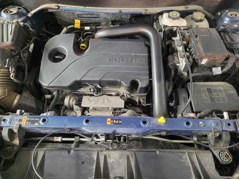 Used 2024 GMC Terrain SLE w/ Driver Convenience Package image 30