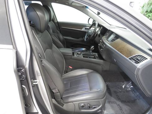 Used 2015 Hyundai Genesis 3.8 w/ Option Group 04 RWD image 10