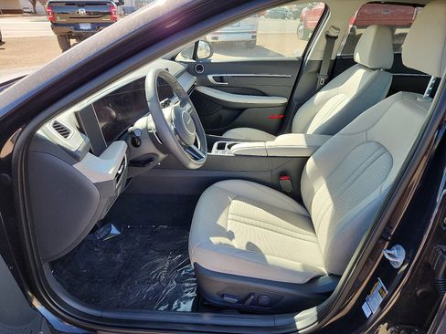 Used 2025 Hyundai Sonata Limited image 11