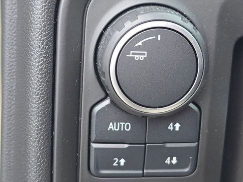 Used 2023 Chevrolet Silverado 1500 Custom Trail Boss w/ LPO, Dark Essentials Package image 4