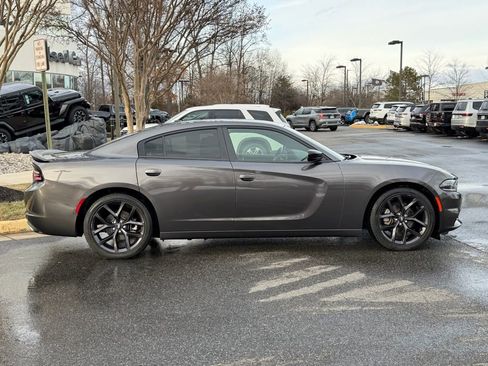 Used 2021 Dodge Charger SXT w/ Blacktop Package image 6