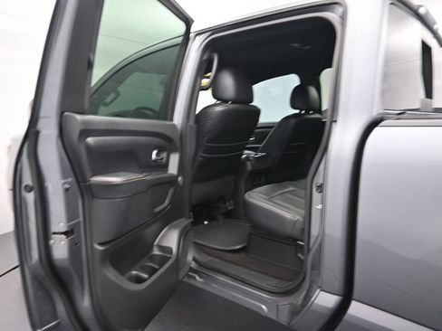 Used 2018 Nissan Titan SL w/ Midnight Edition AWD/4WD image 13