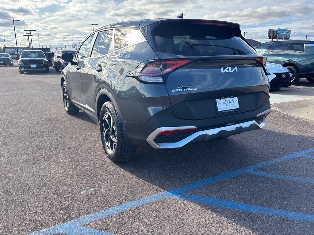 Used 2023 Kia Sportage LX AWD/4WD image 7
