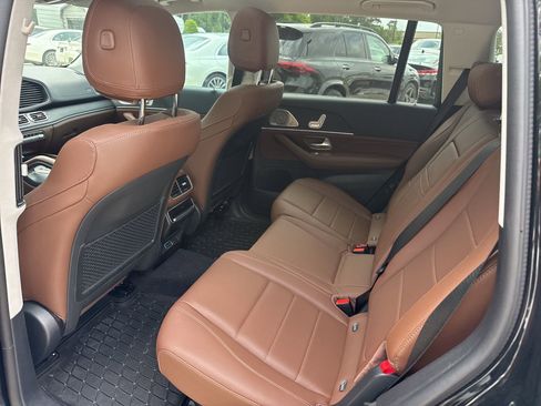 Used 2026 Mercedes-Benz GLS 450 4MATIC image 10