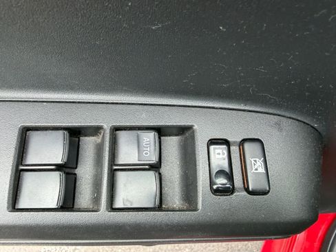 Used 2014 Scion xB FWD image 7