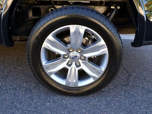 Used 2018 Ford F150 Platinum w/ Equipment Group 701A Luxury image 27