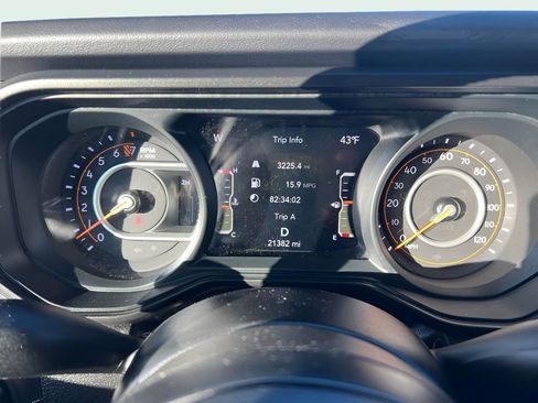 Used 2024 Jeep Gladiator Sport w/ Premium Package image 27