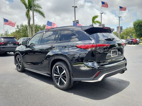 Used 2022 Toyota Highlander XSE FWD image 8