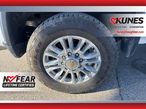 Used 2022 Chevrolet Silverado 2500 High Country w/ Z71 Off-Road Package image 14