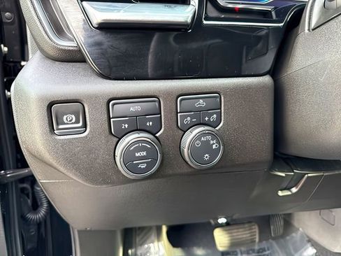 Used 2025 Chevrolet Silverado 1500 LT image 18