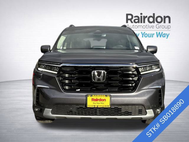 Used 2025 Honda Pilot Touring image 2
