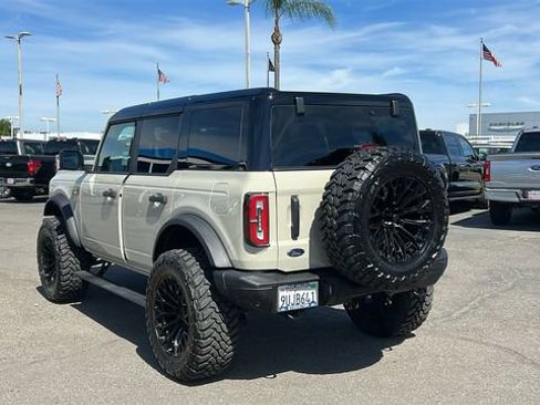 Used 2025 Ford Bronco Badlands AWD/4WD image 5