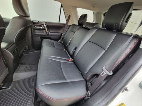 Used 2018 Toyota 4Runner TRD Off-Road Premium AWD/4WD image 21