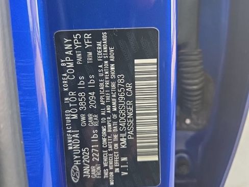 Used 2025 Hyundai Elantra SEL FWD image 3