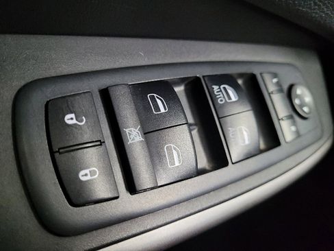 Used 2019 Jeep Cherokee Latitude Plus image 27