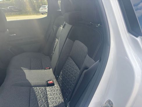 Used 2025 Nissan Kicks SV image 36